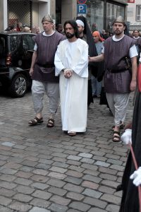 Jesus Christus auf dem Weg zur Laurentiuskirche